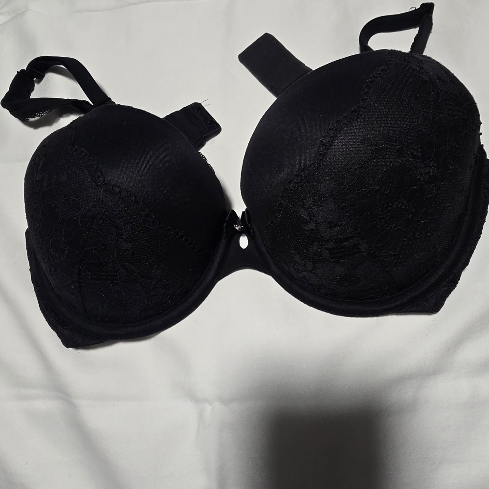 34D Victoria's Secret Body by Victoria Perfect Shape Bra With Black Lace Detail - Picture 2 of 10